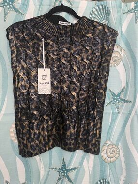 Black & Gold Cable-Knit Sleeveless Sweater Vest